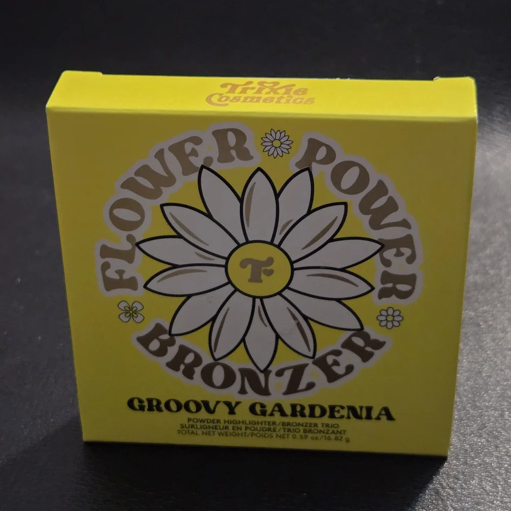 🎁Trixie Cosmetics Flower Power Bronzer and Highlighter in Shade Groovy Gardenia